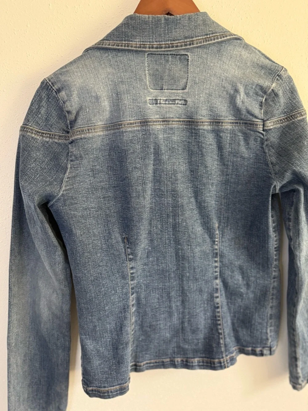 GUESS Denim Jacket Cropped Stretch Y2K Blue Jean Jacket Women M - Picture 8 of 9